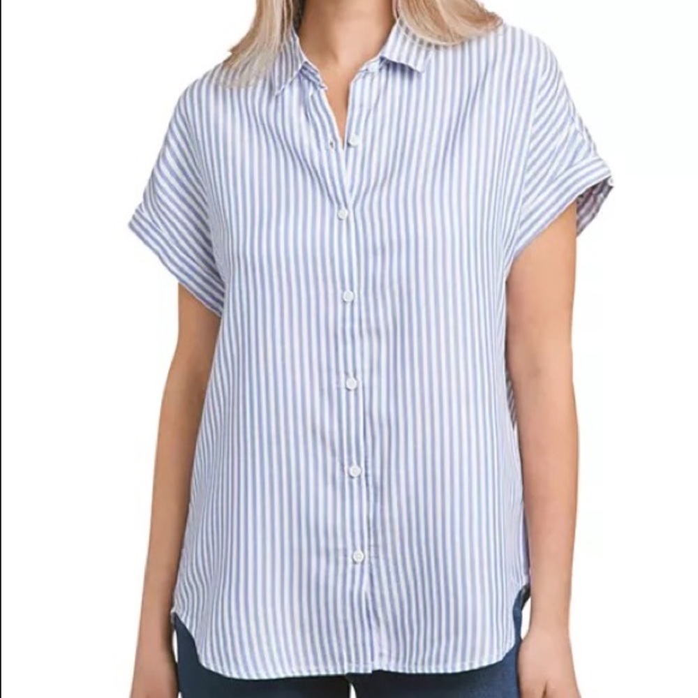 BeachLunchLounge Short Sleeve Blue Button Up Shirt